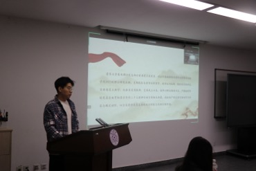 图3 清华大学参会支部书记张佳贺同志介绍支部情况.jpg