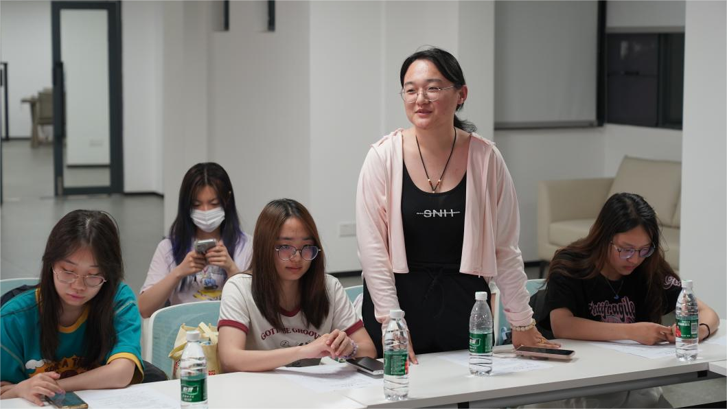 8崔嘉怡同学与乐育书院学生骨干进行经验交流.png