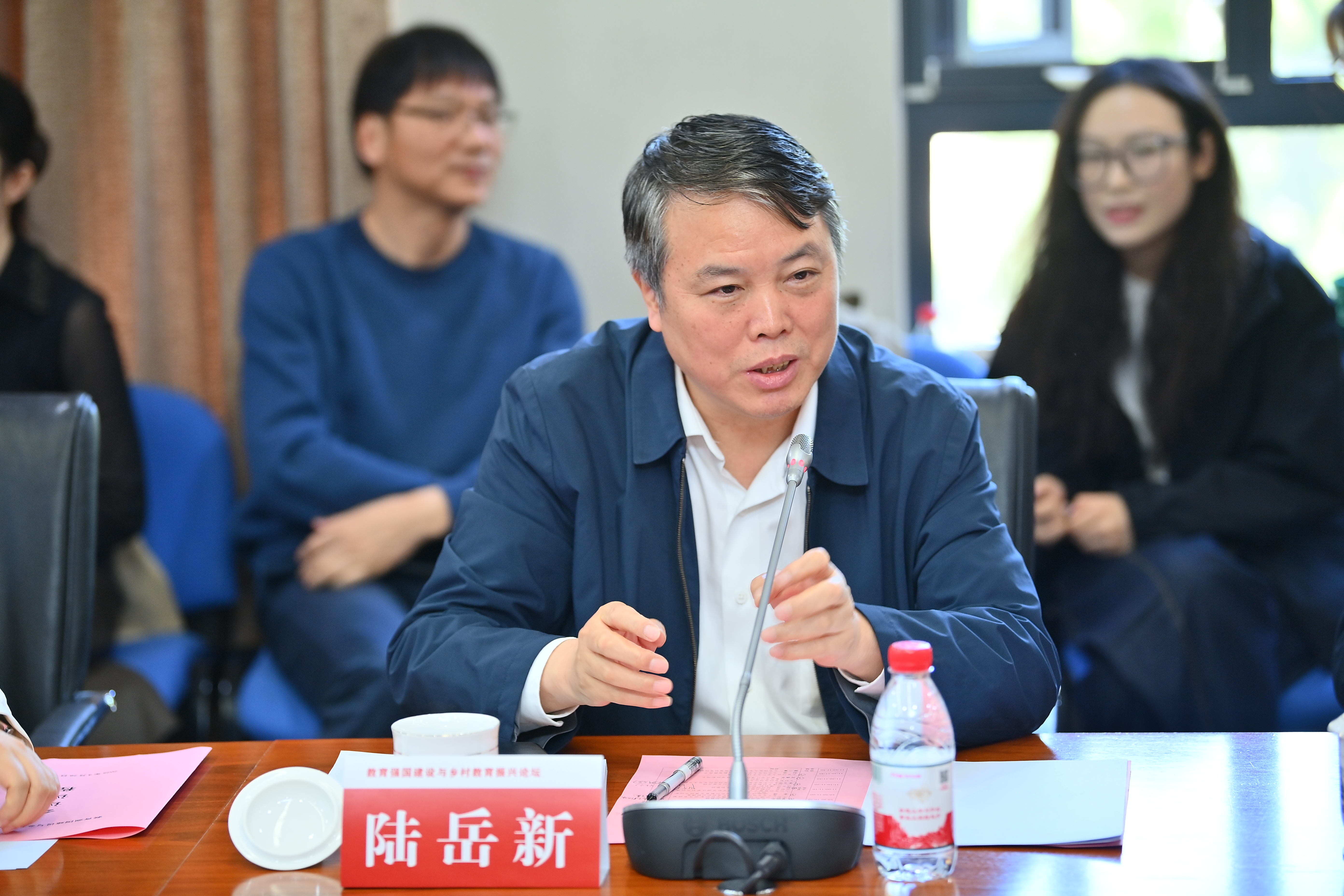 陆岳新 (2).jpg
