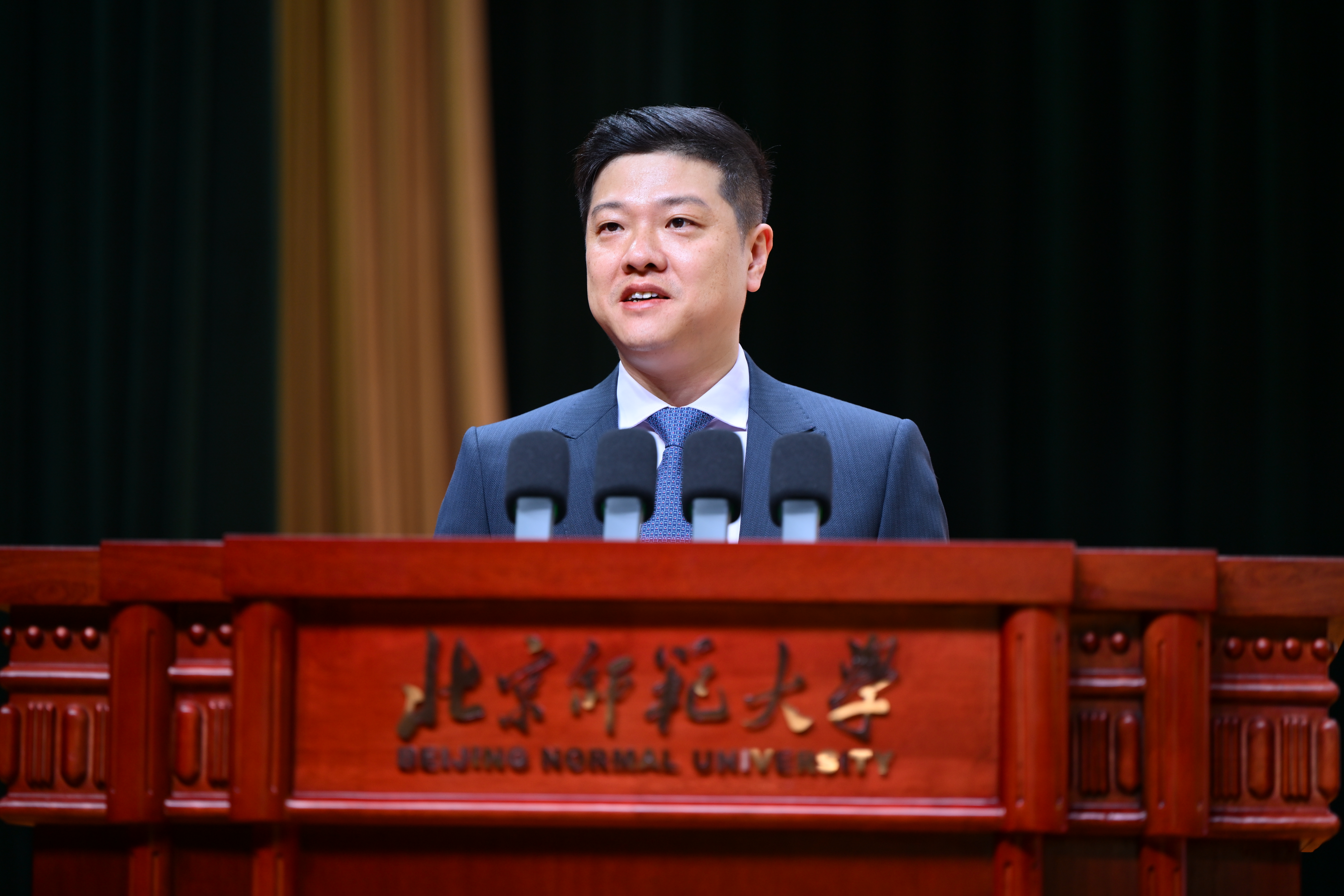 宋萑部长为新生寄语.jpg