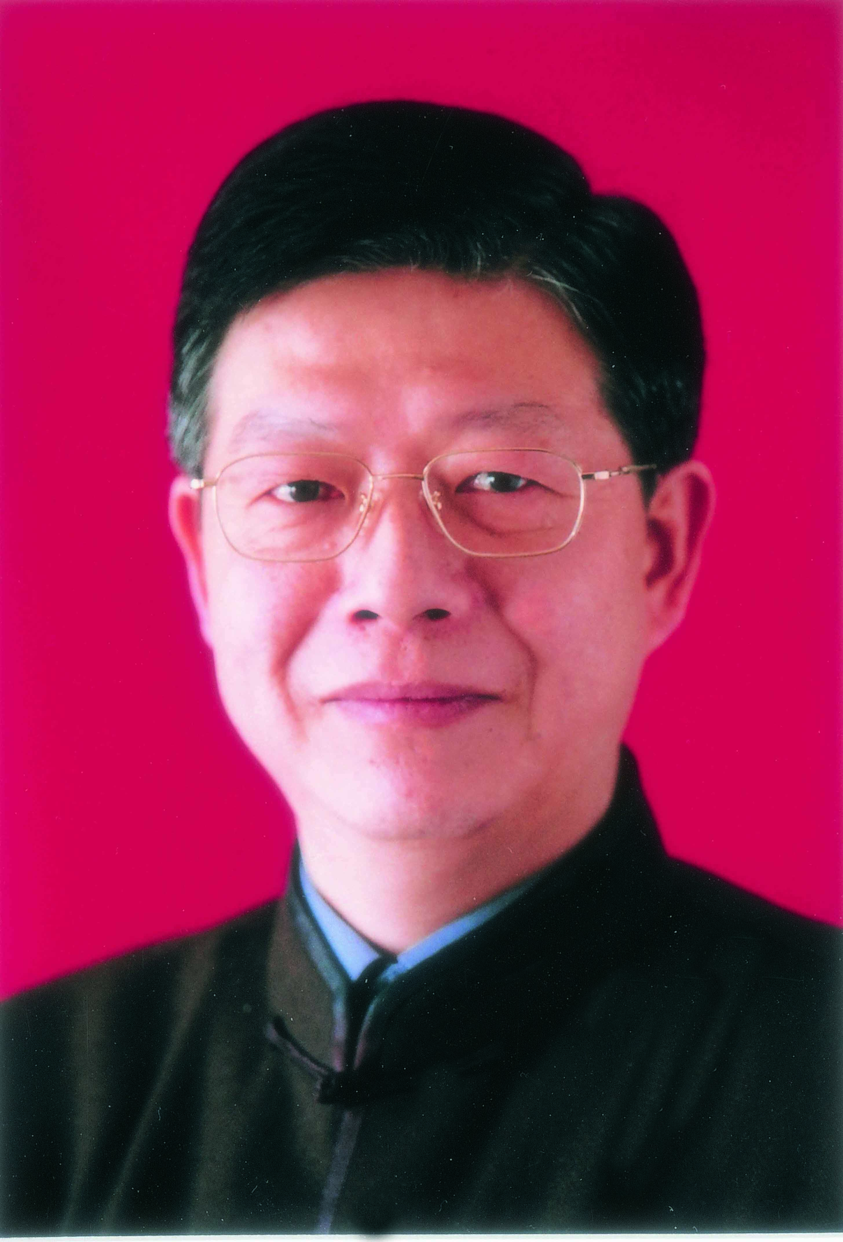 杨先生证件照.jpg