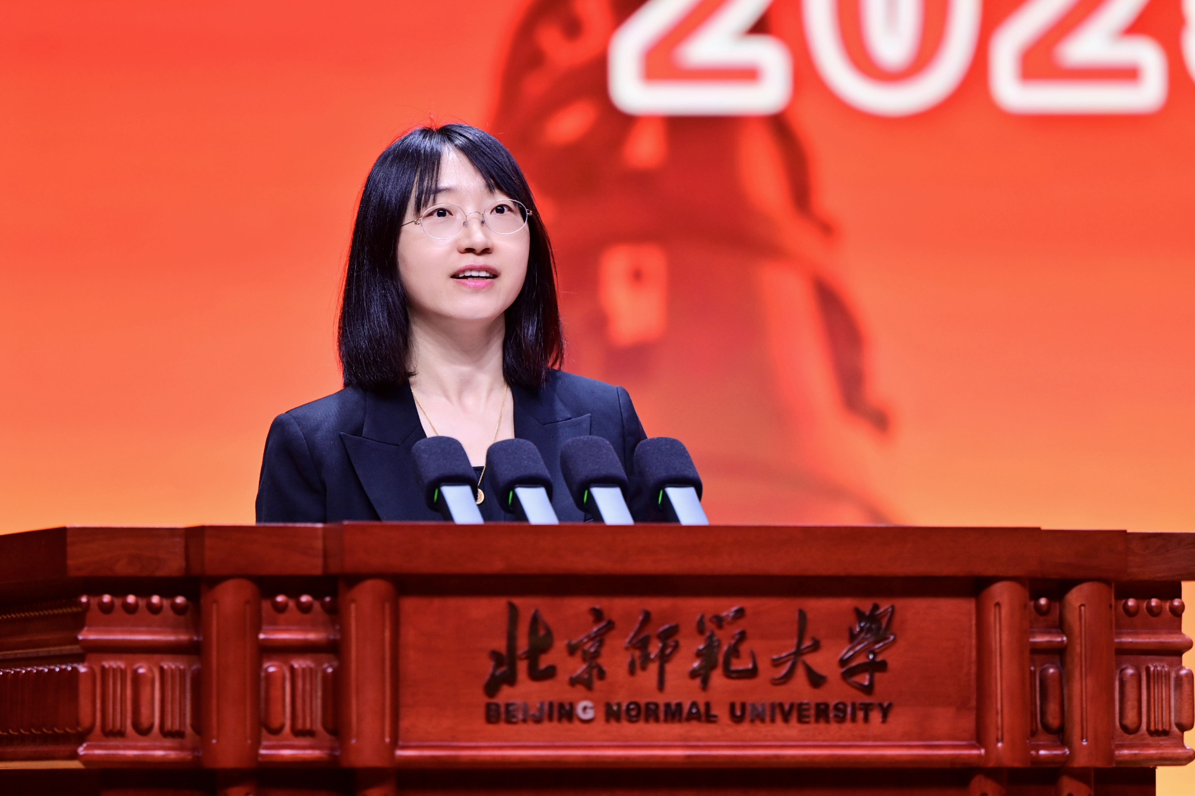 图7 党委副书记刘立老师主持.jpg