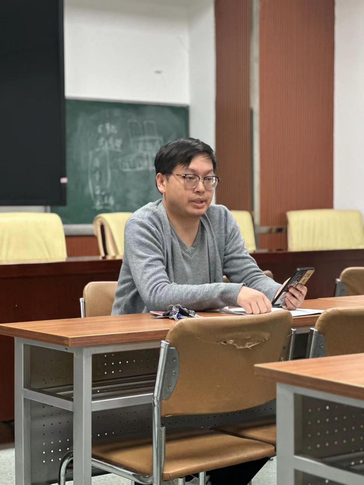 图3 丁老师强调会议要点.jpg