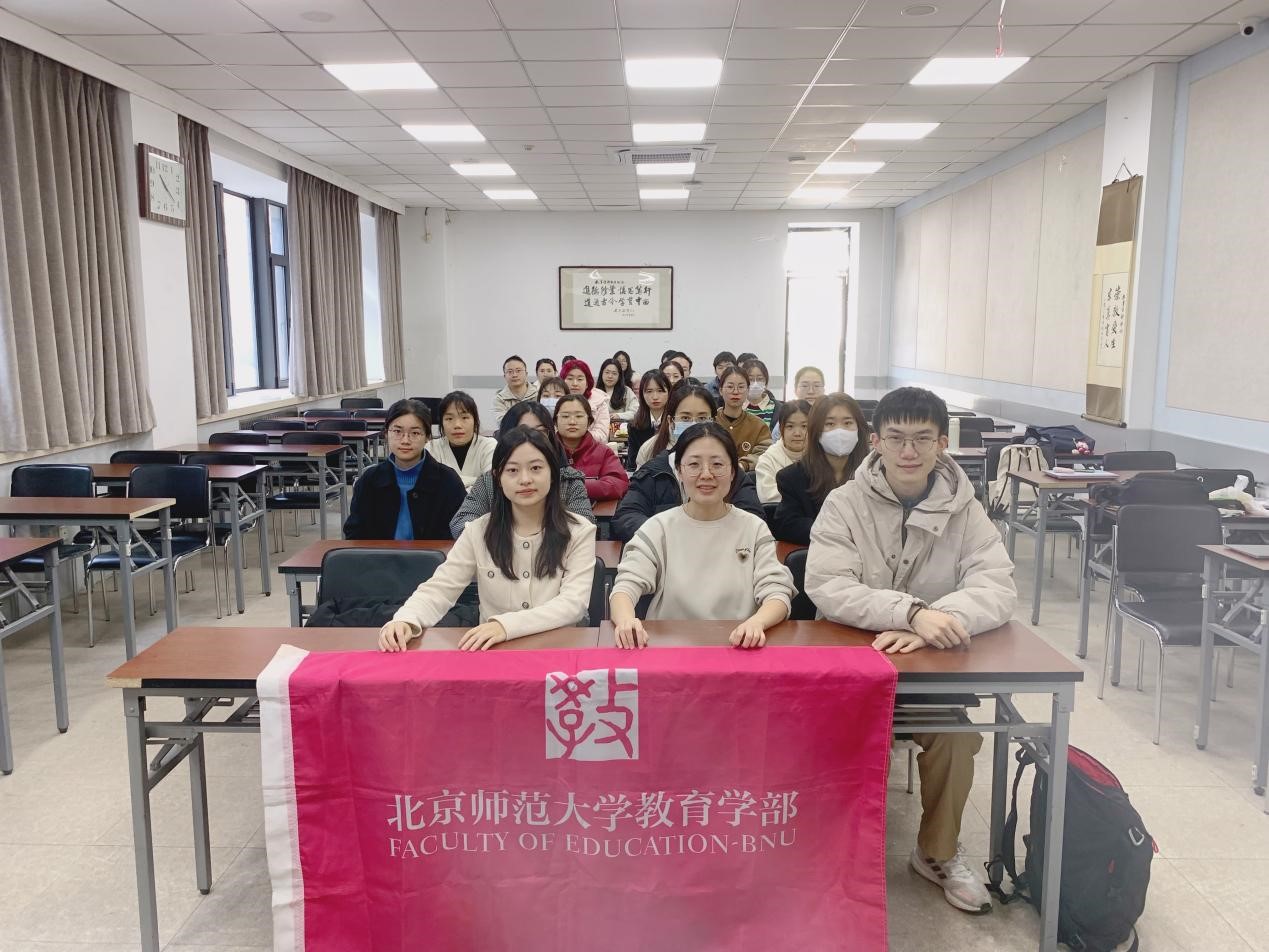 图4 班级合影.jpg