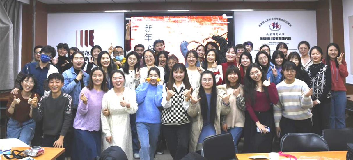 图6 参与活动的同学们合影.jpg