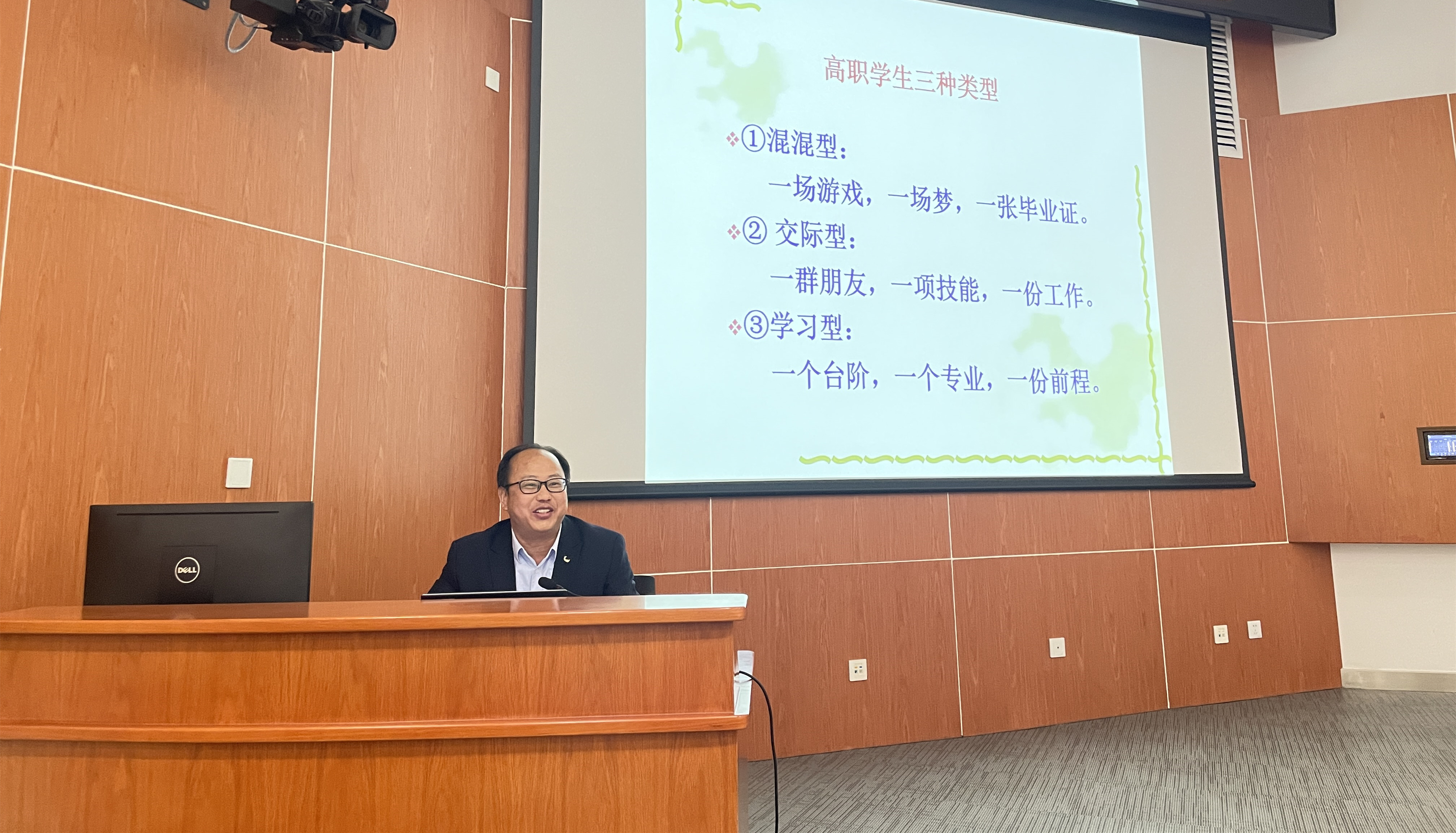 4黄世谋.jpg