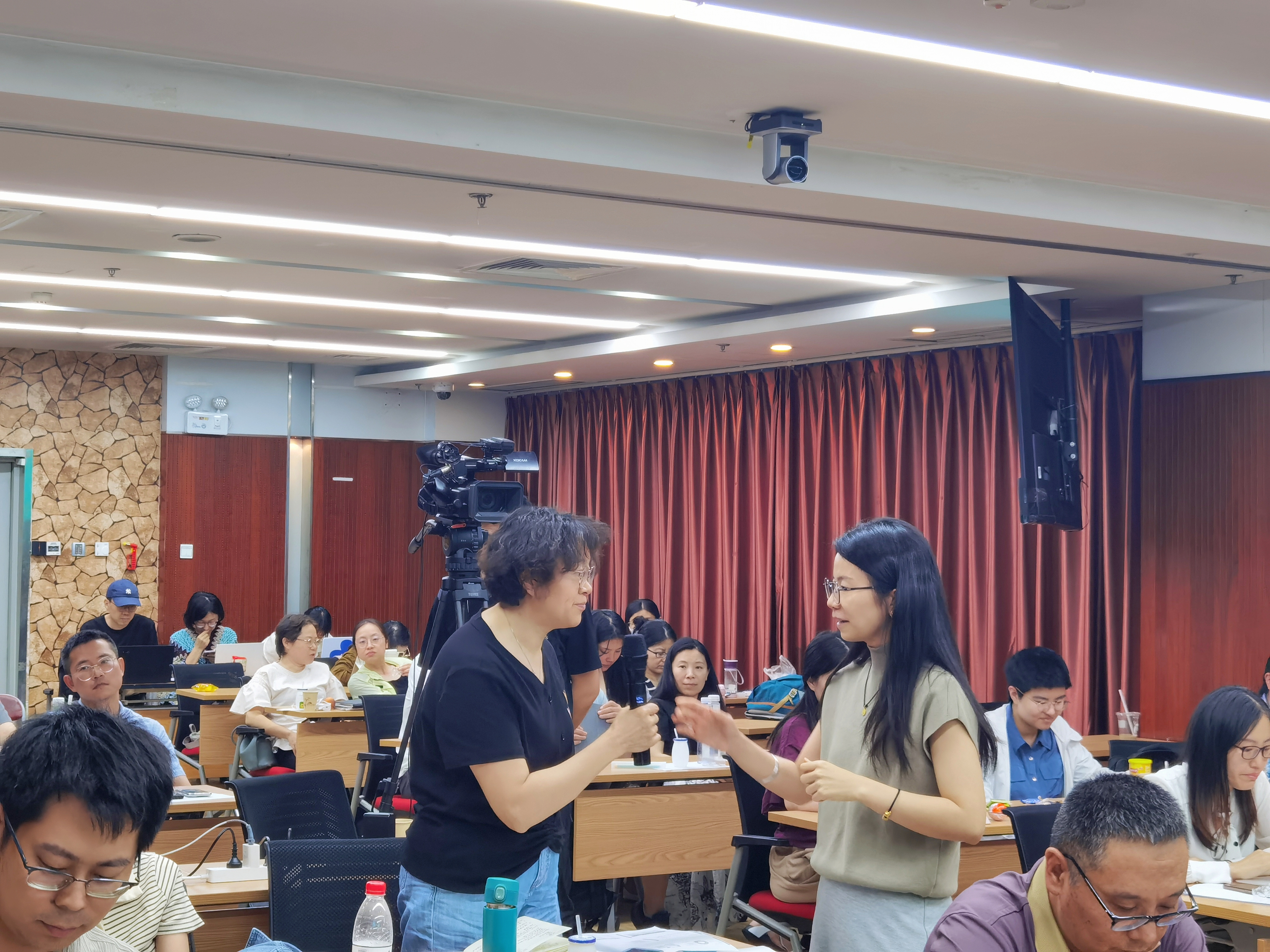 11 互动.jpg