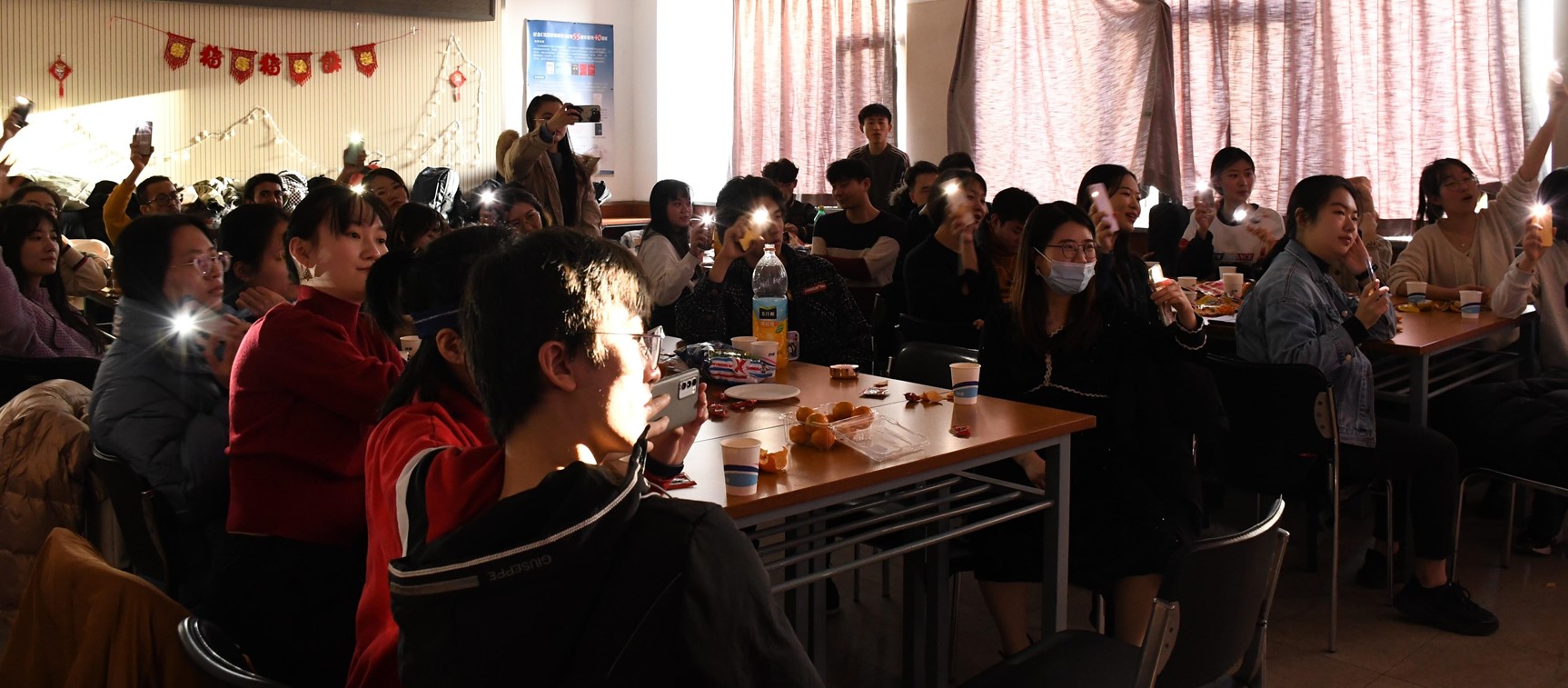 图3 活动现场气氛活跃.jpg